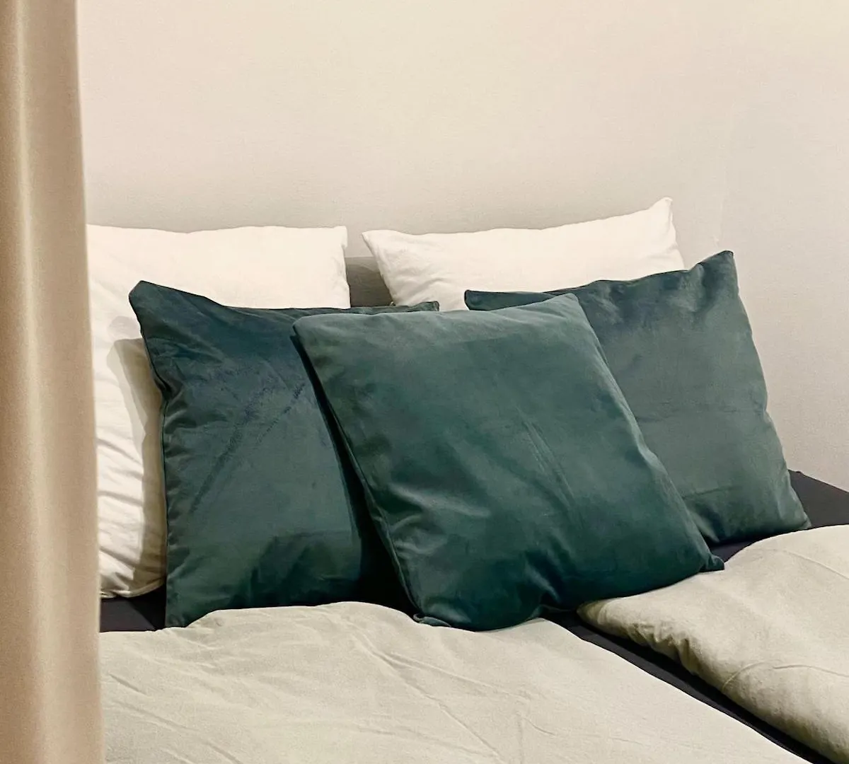 Large Cozy Studio With Balcony And Kitchen At Pasing München Apartman